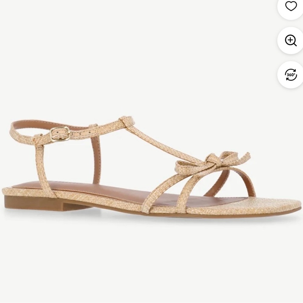 New bow sandals sz 8, t-strap, flat, natural tan, Free Assembly brand, so pretty